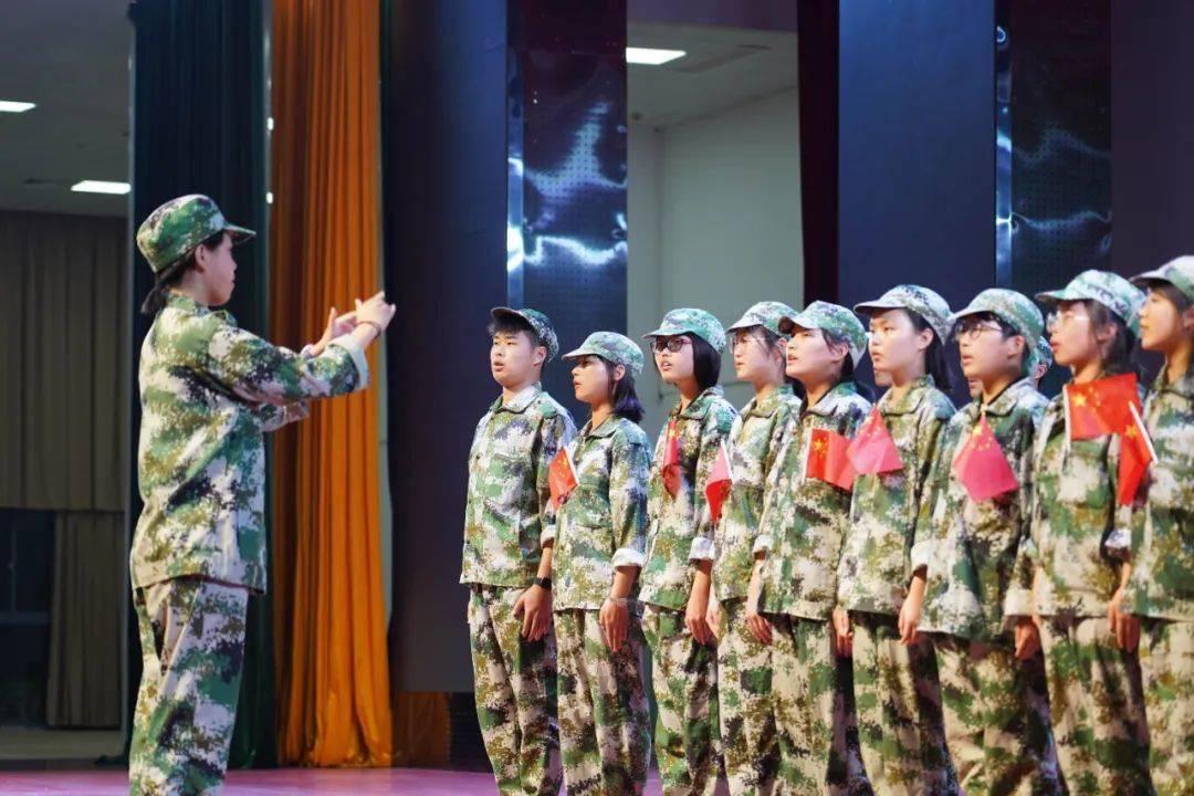 社区智能便民应急箱不仅为你提供便捷服务，更是资源的节约者