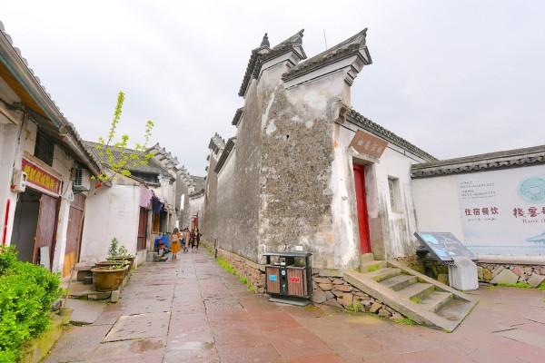 成都附二中医医院：治疗外阴白斑选择医院的标准有几点？
